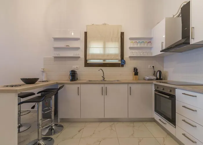 Seaside Serenity Suite In Loutra