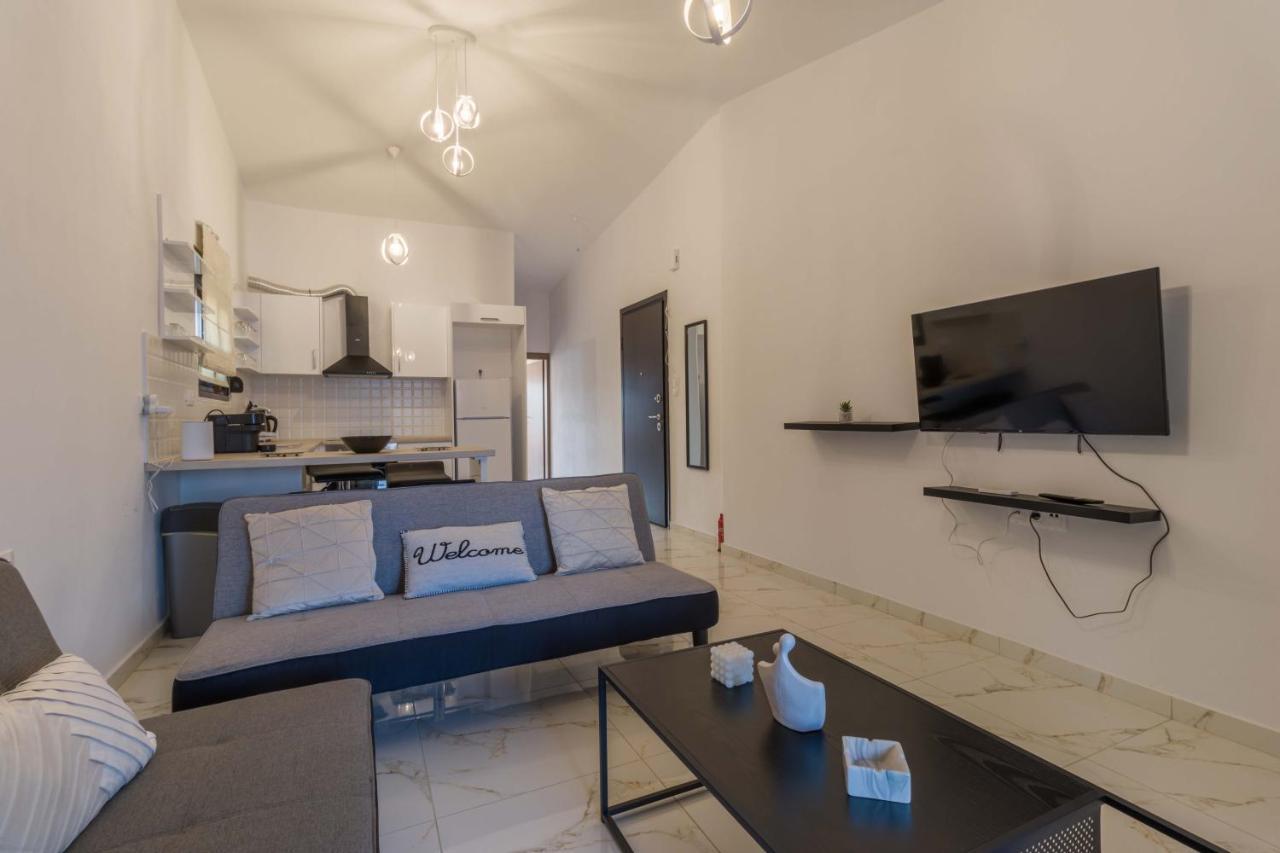 Seaside Serenity In Loutra Apartment *