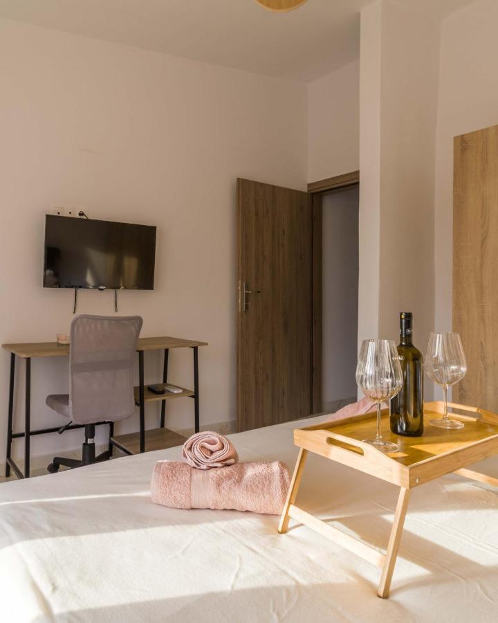 Apartment Seaside Serenity In Loutra *