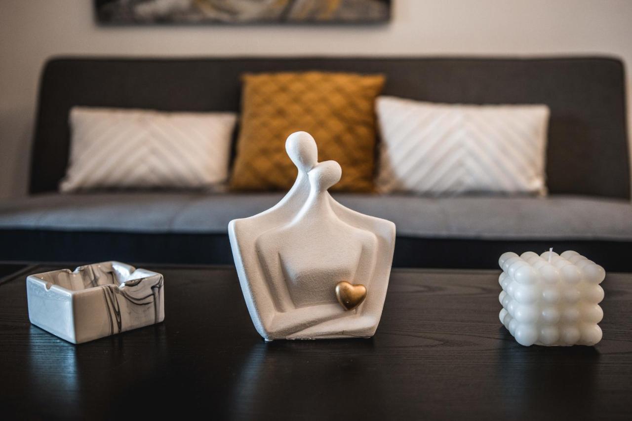 Seaside Serenity In Loutra Apartment